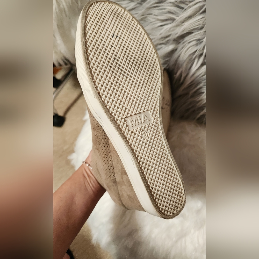 Mia/ Tan Wedge Booties - Picture 5 of 6